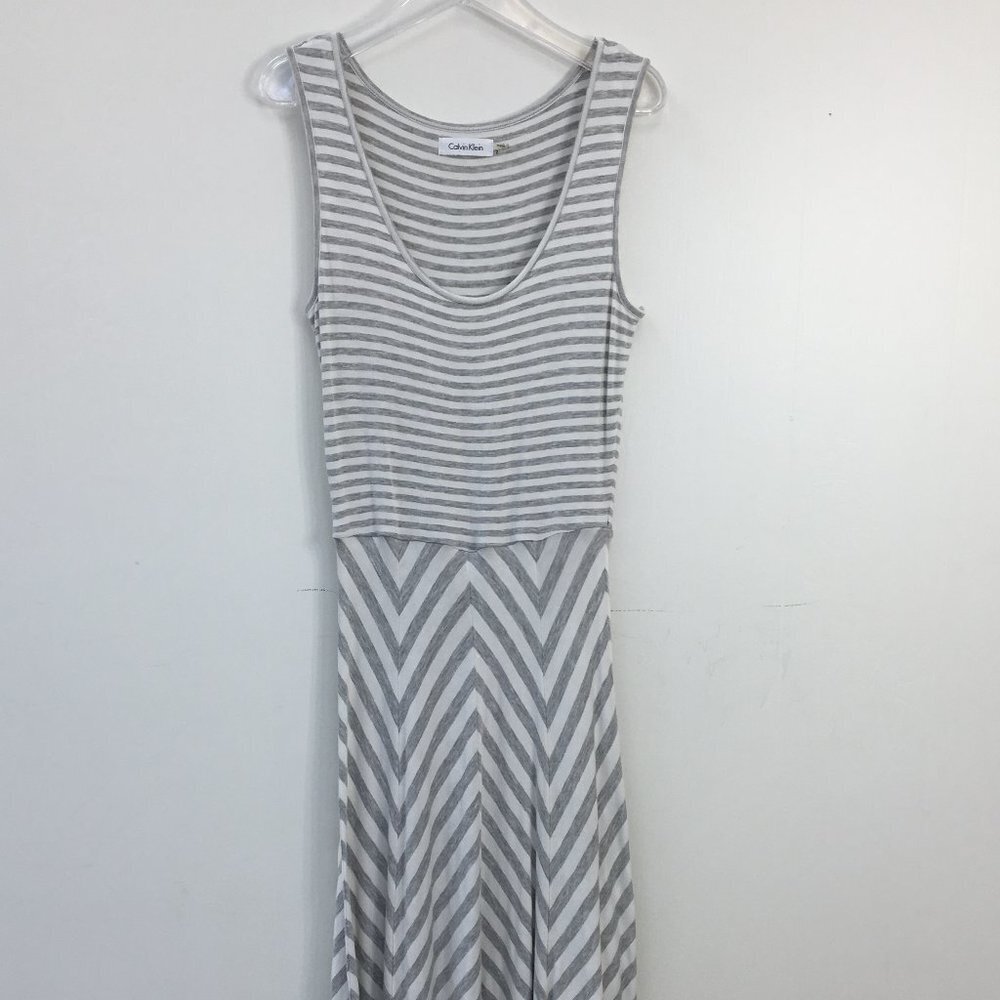 Calvin Klein Sleeveless Gray and White Striped Chevron Sheer Maxi Dress Size 2